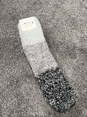 Pointe Studio Women’s Plush Grey Ombre Fuzzy Socks